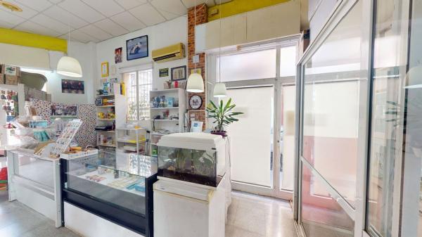 Tienda, negocio en Calle Doctor Just, Benalúa, Alicante / Alacant photo 4