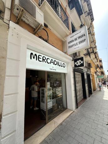 Tienda de alimentación en Calle Castaños, 44, Centro Tradicional, Alicante / Alacant thumbnail 2