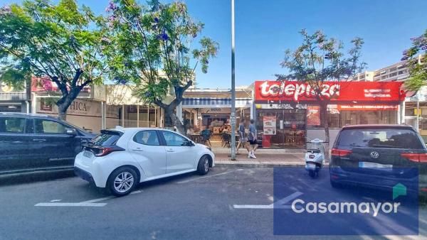 Heladería en Avenida de Holanda, Playa de San Juan, Alicante / Alacant thumbnail 3