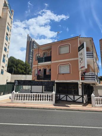 Pub, bar en Avenida de la Marina Baixa, 56, Cala de Finestrat, Finestrat thumbnail 3