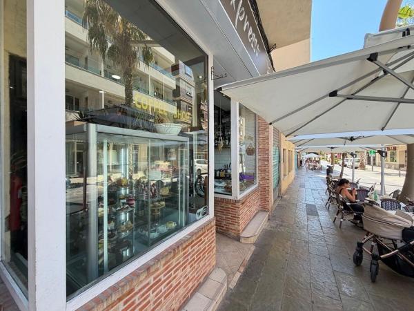 Cafetería en Calle Caballero de Rodas, Centro - Muelle Pesquero, Torrevieja photo 4