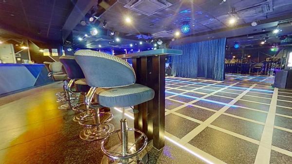Discoteca en Avenida de Uruguay, Playa de Poniente, Benidorm thumbnail 2