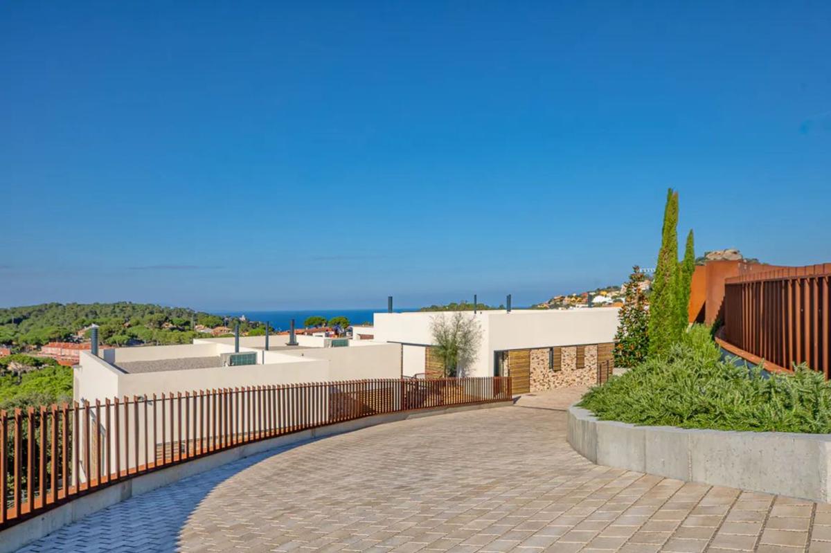 Properties for sale and rent in Spain photo 3