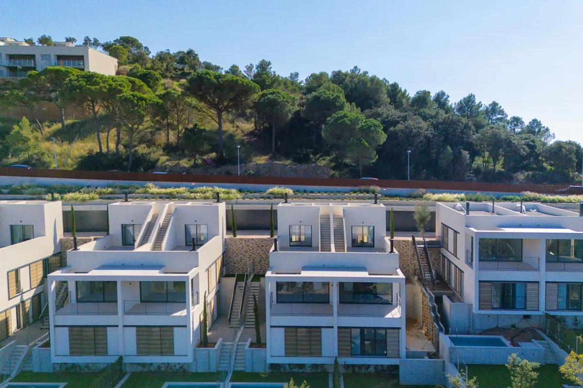 Properties for sale and rent in Spain photo 4