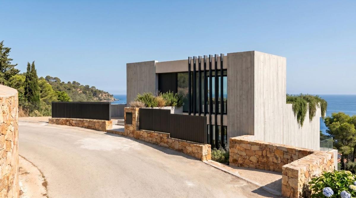 Properties for sale and rent in Spain photo 3