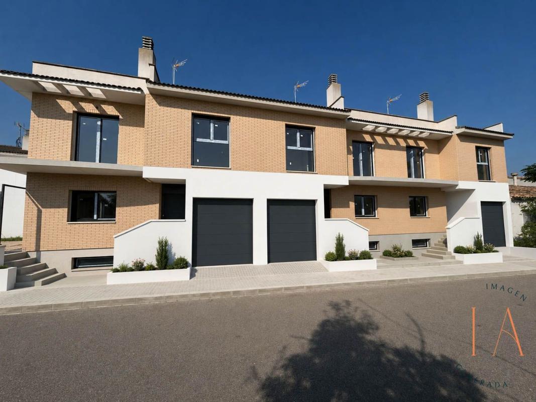 Venta de chalet adosado en Calle Sierra de Guara, 31, Zuera , Zuera photo 3