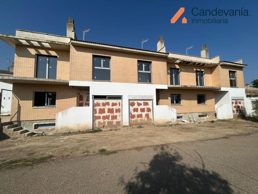 Venta de chalet adosado en Calle Sierra de Guara, 31, Zuera , Zuera photo 4
