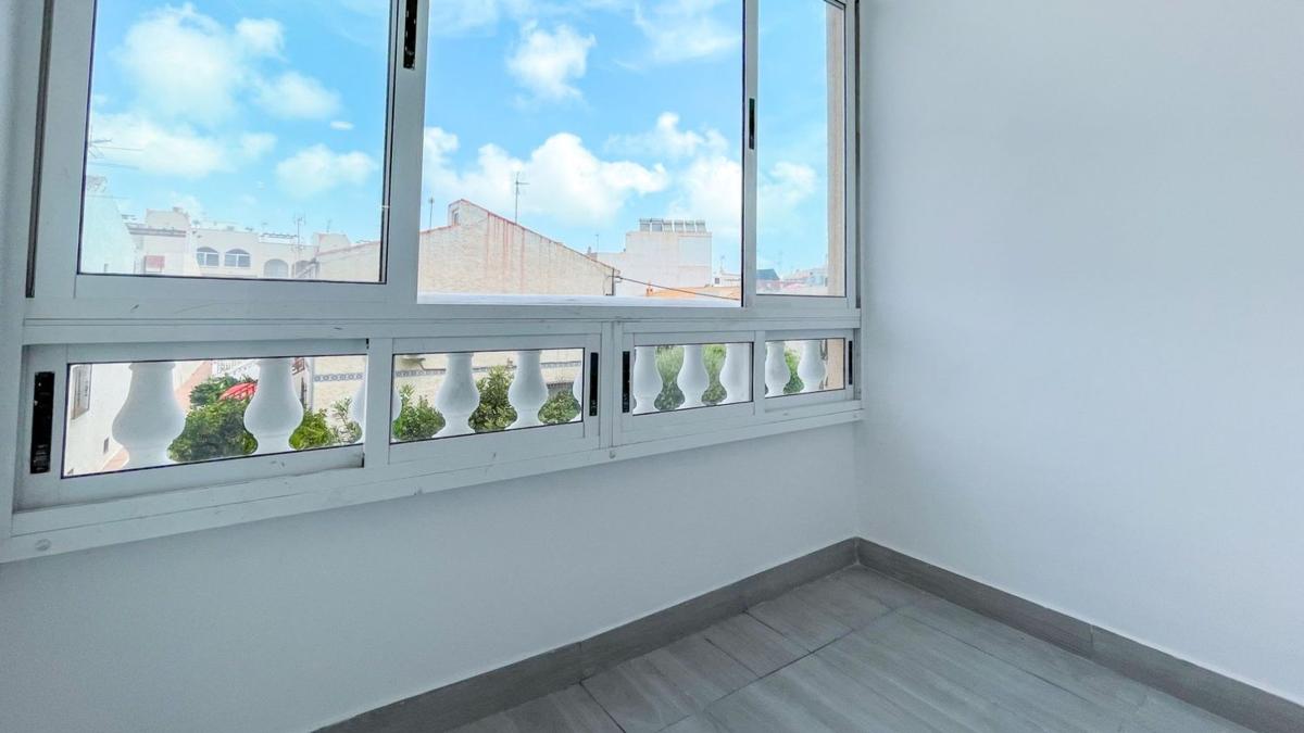Venta de piso en Piso en Avenida Habaneras - Curva de Palangre, Torrevieja, Torrevieja
photo 3