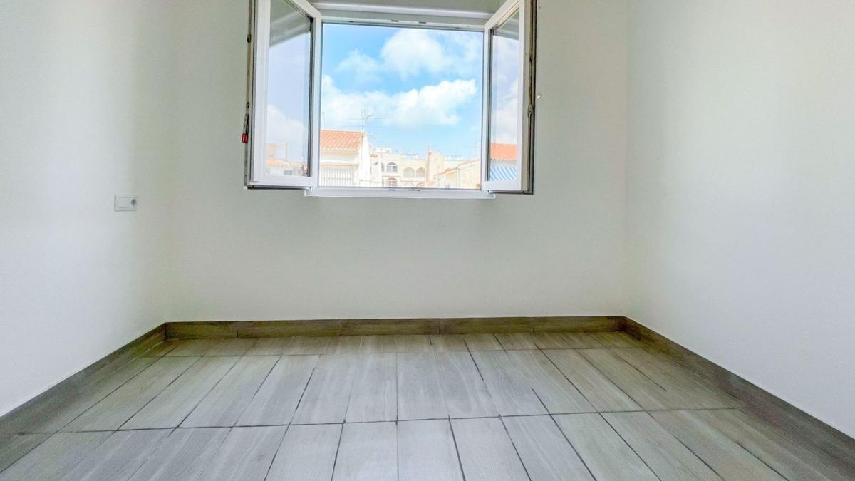 Venta de piso en Piso en Avenida Habaneras - Curva de Palangre, Torrevieja, Torrevieja
photo 5