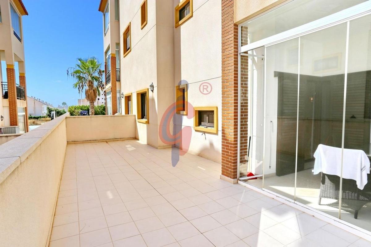 Venta de piso en Urbanizaciones, Guardamar del Segura
photo 3