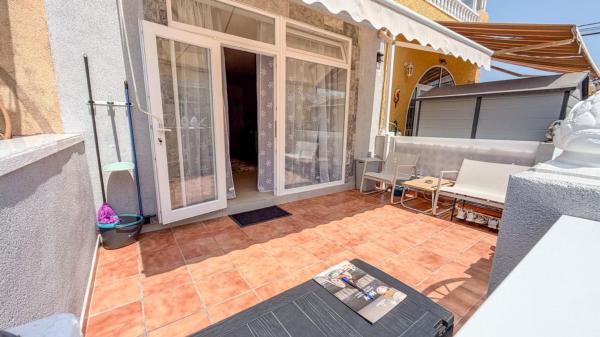 Chalet adosado en Calle Liszt, La Siesta - El Salado - Torreta, Torrevieja thumbnail 2