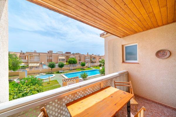 Sprzedaż mieszkania w Piso en Calle Alborán, 7, Aguas Nuevas, Torrevieja, Torrevieja
 photo 1