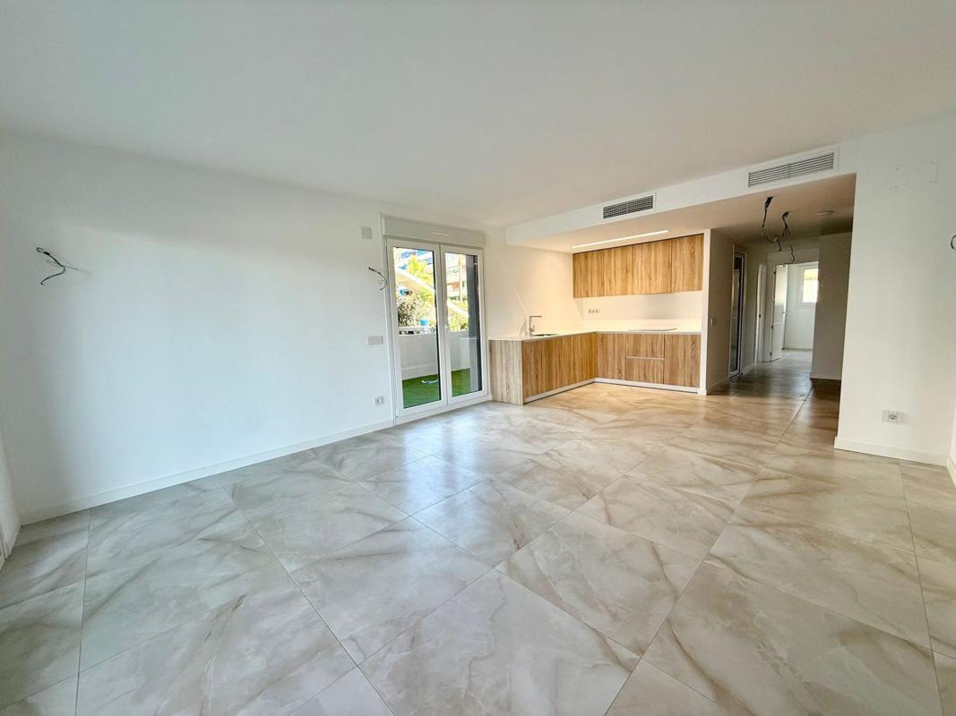 Продажа квартиры на Piso en Calle Mar Rizada, Punta Prima, Torrevieja, Торревьеха
photo 5