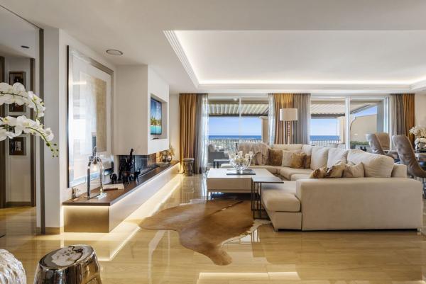 Duplex for sale on Dúplex en Avenida de Ronda, Los Arqueros-Puerto del Almendro, Benahavís, Benahavís photo 1