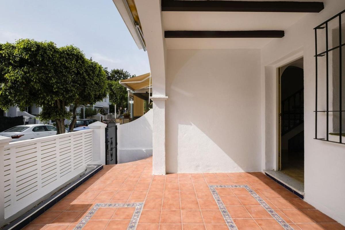 Sale of townhouse in Chalet adosado en Calle Benaque, 10, Torre de Benagalbón, Rincón de la Victoria , Rincón de la Victoria photo 2