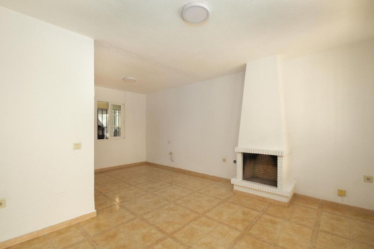 Sale of townhouse in Chalet adosado en Calle Benaque, 10, Torre de Benagalbón, Rincón de la Victoria , Rincón de la Victoria photo 3