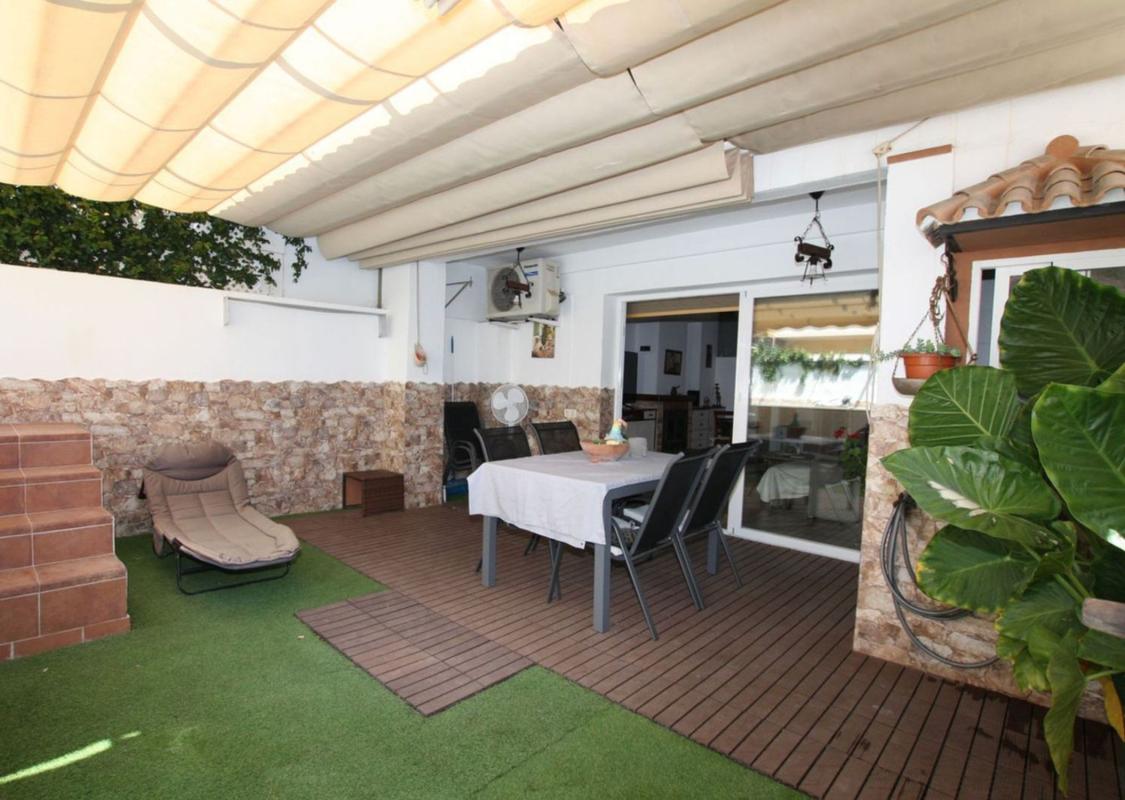 Sprzedaż niezależnego domku jednorodzinnego w Chalet pareado en Los Álamos, Torremolinos, Torremolinos photo 2
