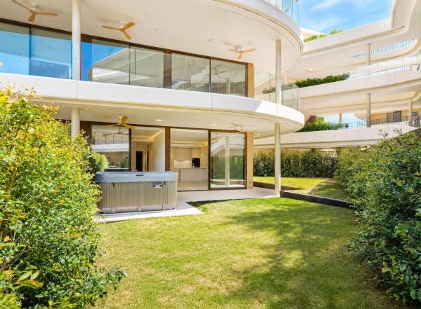 Venta de piso en Piso en Avenida Fuengirola, El Higuerón, Fuengirola, Fuengirola
photo 1