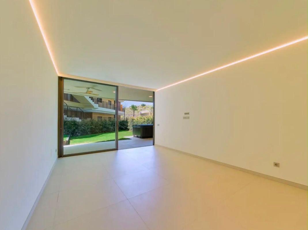 Venta de piso en Piso en Avenida Fuengirola, El Higuerón, Fuengirola, Fuengirola
photo 5