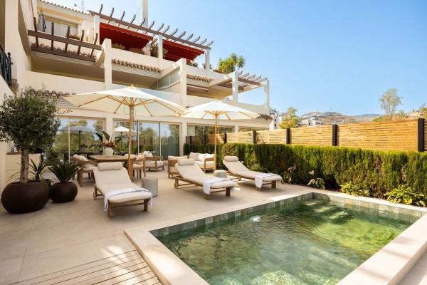 Venta de piso en Piso en Urbanizacion n Andalucia j, Los Naranjos, Marbella, Marbella
photo 1