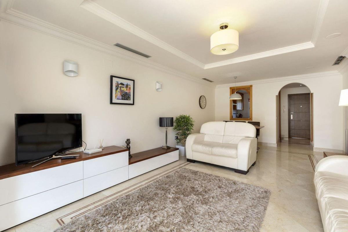 Venta de piso en Piso en Calle 7-h, Los Naranjos, Marbella, Marbella
photo 3