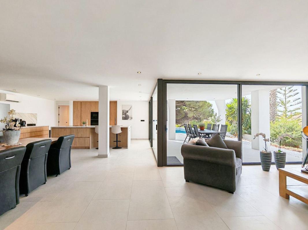 Properties for sale and rent in Spain photo 3
