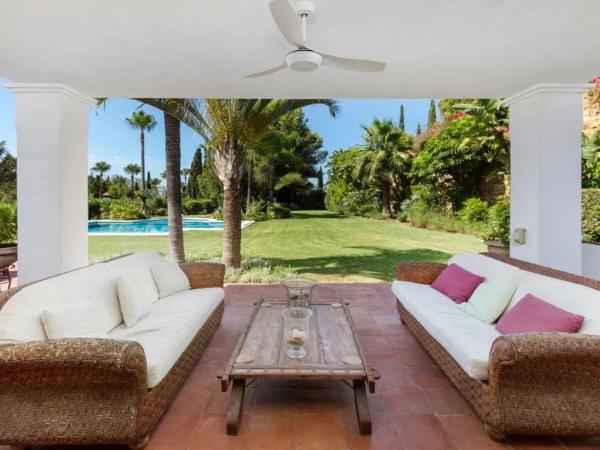 Casa o chalet independiente en Los Arqueros-Puerto del Almendro, Benahavís photo 4