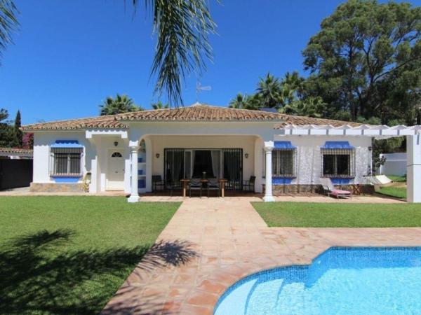 Casa o chalet independiente en Paraiso-Barronal, Estepona photo 1