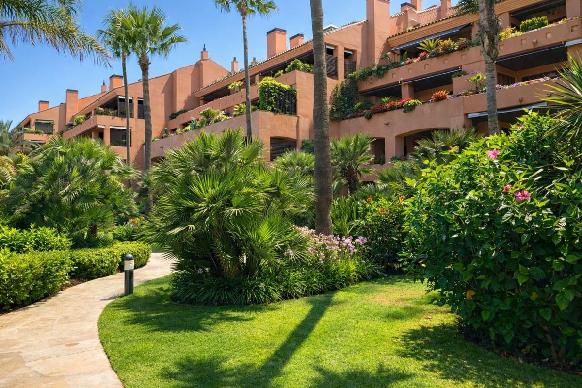 Duplex sale in Dúplex en Puerto Banús, Marbella, Marbella photo 3