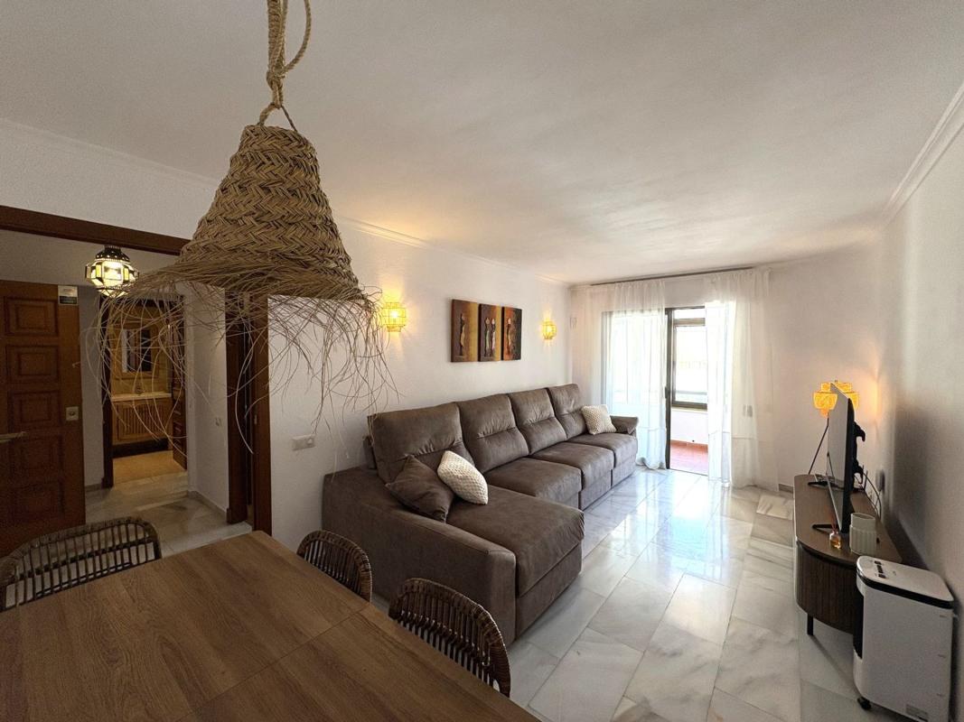 Venta de piso en Piso en Avenida Ramón y Cajal, Playa Bajadilla-Puertos, Marbella, Marbella
photo 3