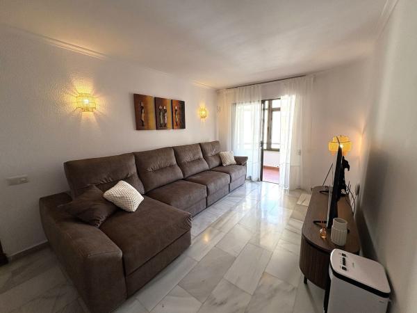 Venta de piso en Piso en Avenida Ramón y Cajal, Playa Bajadilla-Puertos, Marbella, Marbella
 photo 4