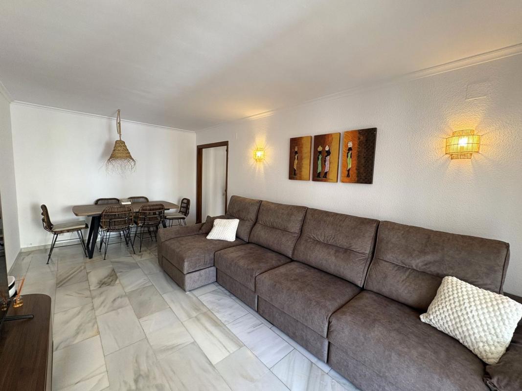 Venta de piso en Piso en Avenida Ramón y Cajal, Playa Bajadilla-Puertos, Marbella, Marbella
photo 5