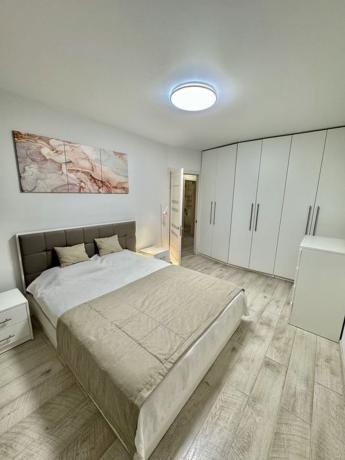 Sprzedaż mieszkania w Piso en Calle Molina Lario, 3, Centro Histórico, Málaga, Málaga
photo 1