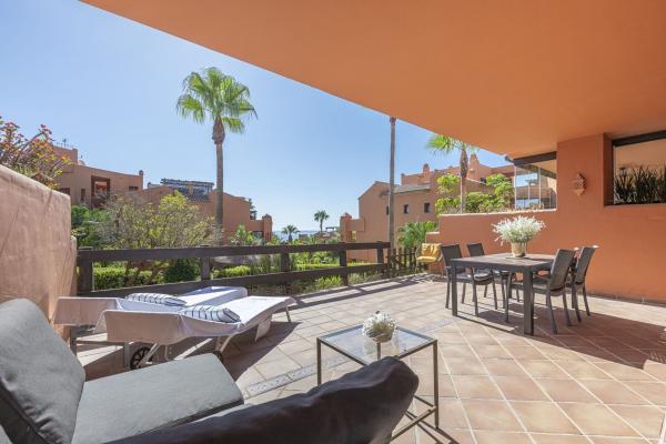 Venta de piso en Piso en Buenas Noches, Estepona, Estepona
 photo 1
