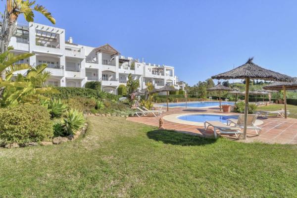 Venta de piso en Piso en Los Arqueros-Puerto del Almendro, Benahavís, Benahavís
 photo 1