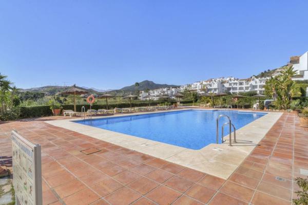 Venta de piso en Piso en Los Arqueros-Puerto del Almendro, Benahavís, Benahavís
 photo 2