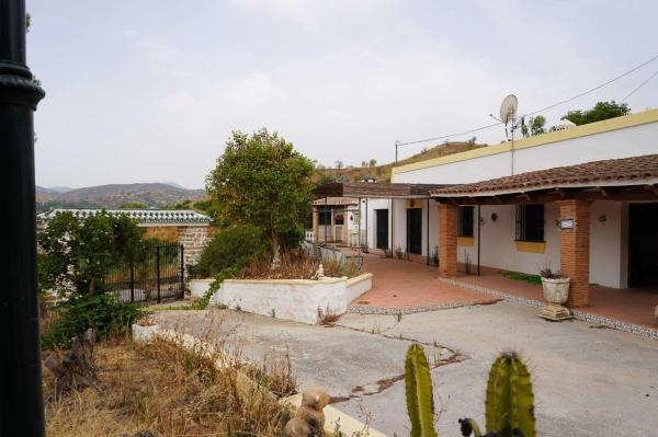 Продаётся загородный участок в  Finca rústica en Coin , Коин photo 2