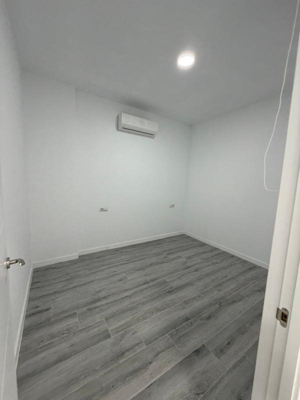 Venta de piso en Piso en Calle Decano Pedro Navarrete, La Carihuela - Los Nidos, Torremolinos, Torremolinos
photo 5