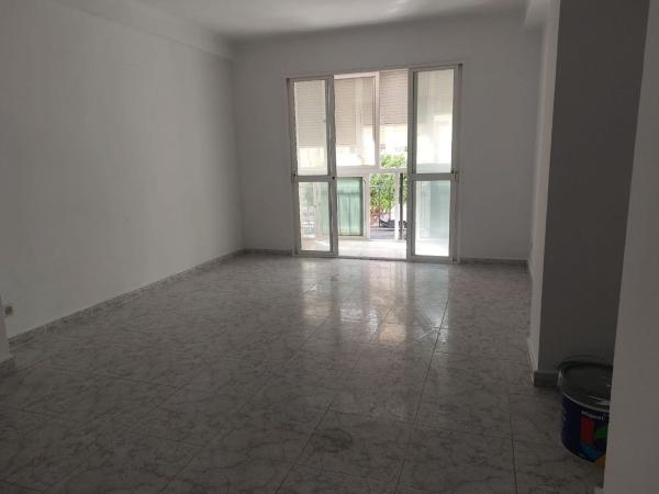 Venta de piso en Piso en Avenida Mar y Sierra, Sierra de Estepona-Avda de Andalucia, Estepona, Estepona
 photo 1