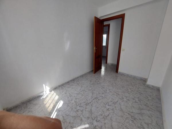 Venta de piso en Piso en Avenida Mar y Sierra, Sierra de Estepona-Avda de Andalucia, Estepona, Estepona
 photo 2