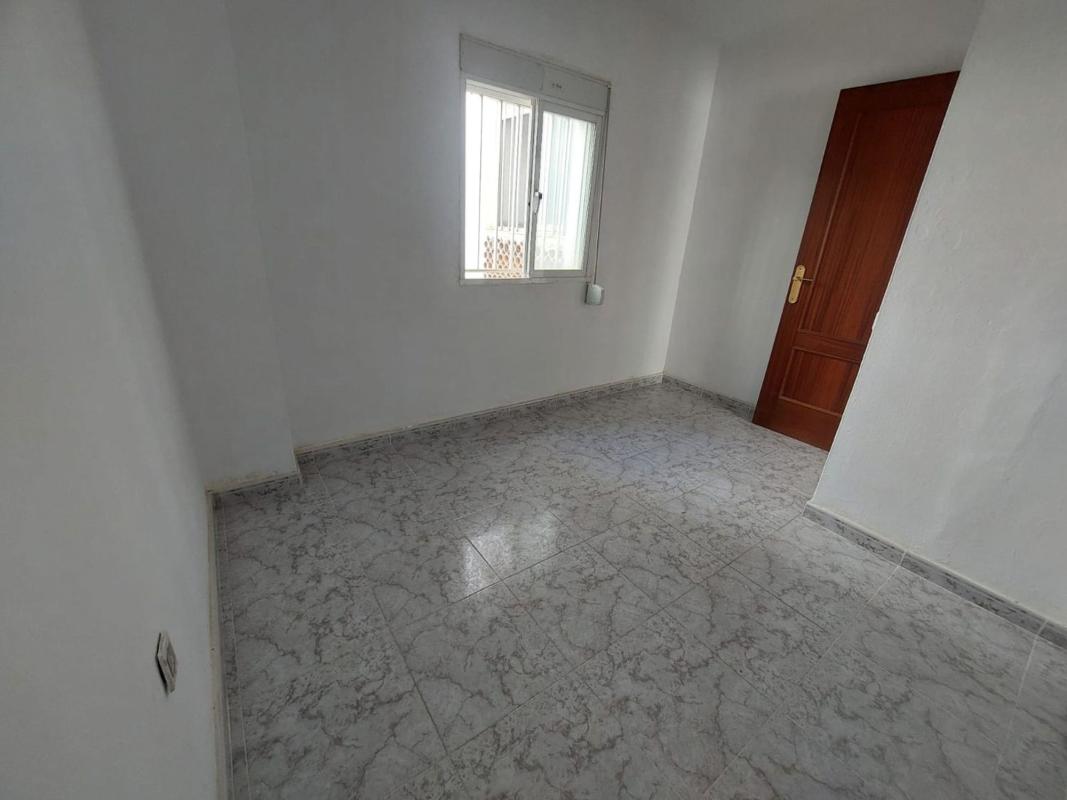 Sale of apartment in Piso en Avenida Mar y Sierra, Sierra de Estepona-Avda de Andalucia, Estepona, Estepona
photo 4