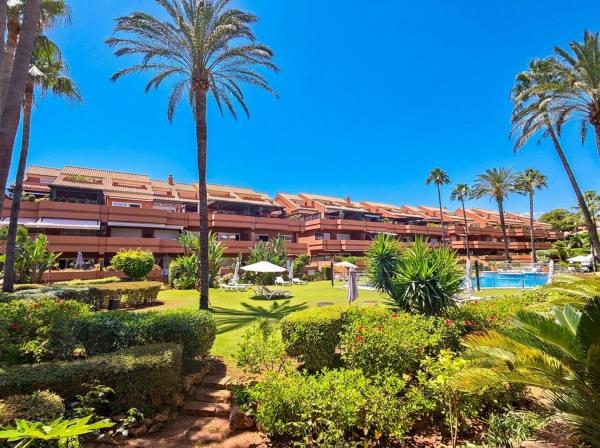 Venta de piso en Piso en Calle Isabel Clara Eugenia, Puerto Banús, Marbella, Marbella
photo 1