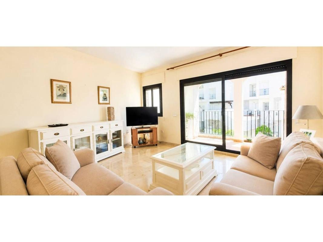 Sprzedaż mieszkania w Piso en Urbanización Cármenes los el Hacho, 32, La Duquesa, Manilva, Manilva
photo 3