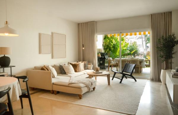 Venta de piso en Piso en Atalaya-Isdabe, Estepona, Estepona
 photo 1