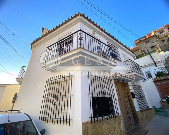 Частный шале на продаже в  Casa o chalet en Centro Histórico, Vélez-Malaga, Велес-Малага photo 1