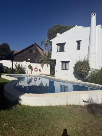 Chalet adosado en Calle Holmdahl, Sitio de Calahonda, Mijas photo 1