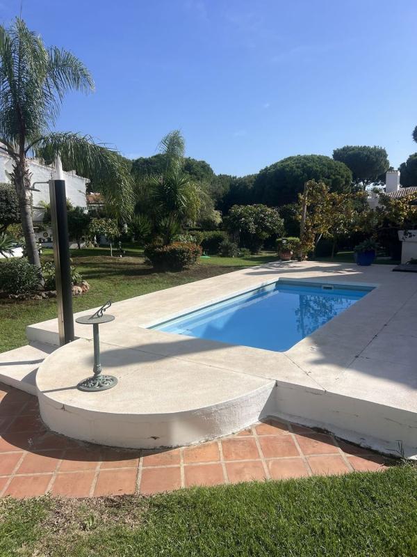 Sprzedaż szeregowego domku w  Chalet adosado en Calle Holmdahl, Sitio de Calahonda, Mijas , Mijas photo 2