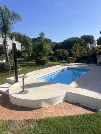 Chalet adosado en Calle Holmdahl, Sitio de Calahonda, Mijas thumbnail 1