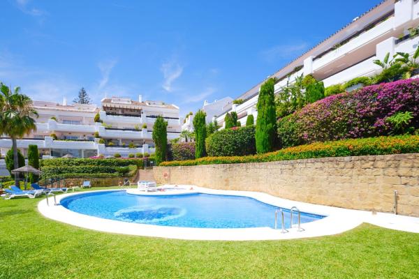 Venta de piso en Piso en Calle Al-andalus, Aloha, Marbella, Marbella
 photo 1