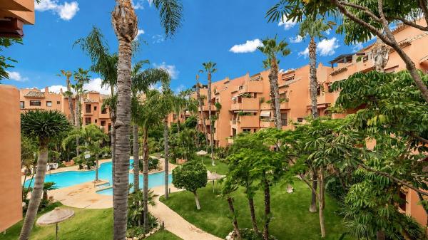 Sprzedaż mieszkania w Piso en Urbanizacion Alicate Playa, Las Chapas-Alicate Playa, Marbella, Marbella
 photo 1